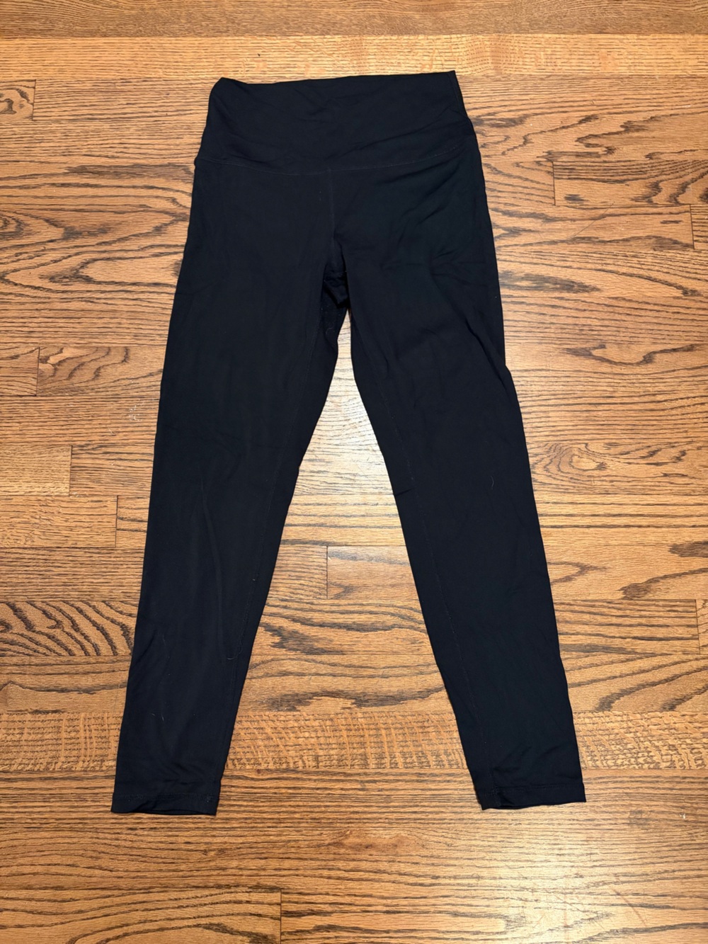 Quince Black Women's Leggings with Subtle Logo